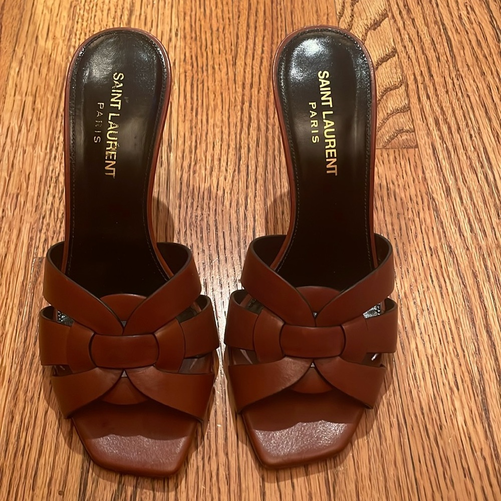 SAINT LAURENT
Tribute Woven Calfskin Stiletto Sandals size 6 Brown